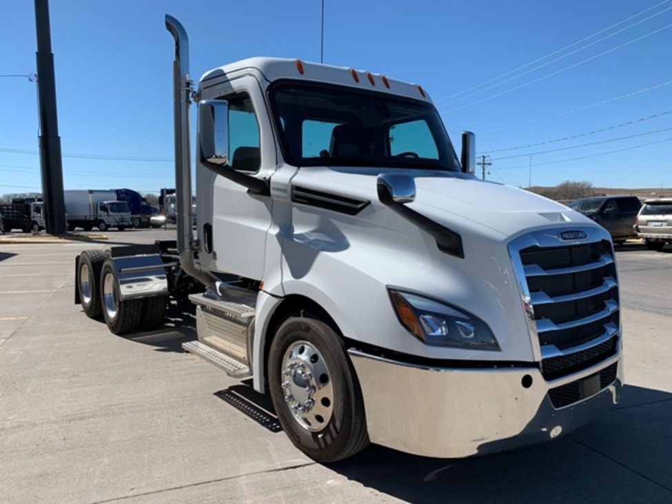 2019 Freightliner Cascadia CA126 StockNum KR7102 Nebraska Kansas Iowa