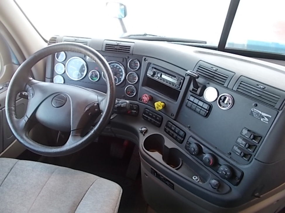 2017 Freightliner Cascadia CA125 StockNum: XCHK2813 : Nebraska,Kansas,Iowa