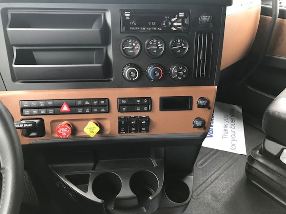 2020 Freightliner Cascadia CA126 StockNum: LR6511 : Nebraska,Kansas,Iowa