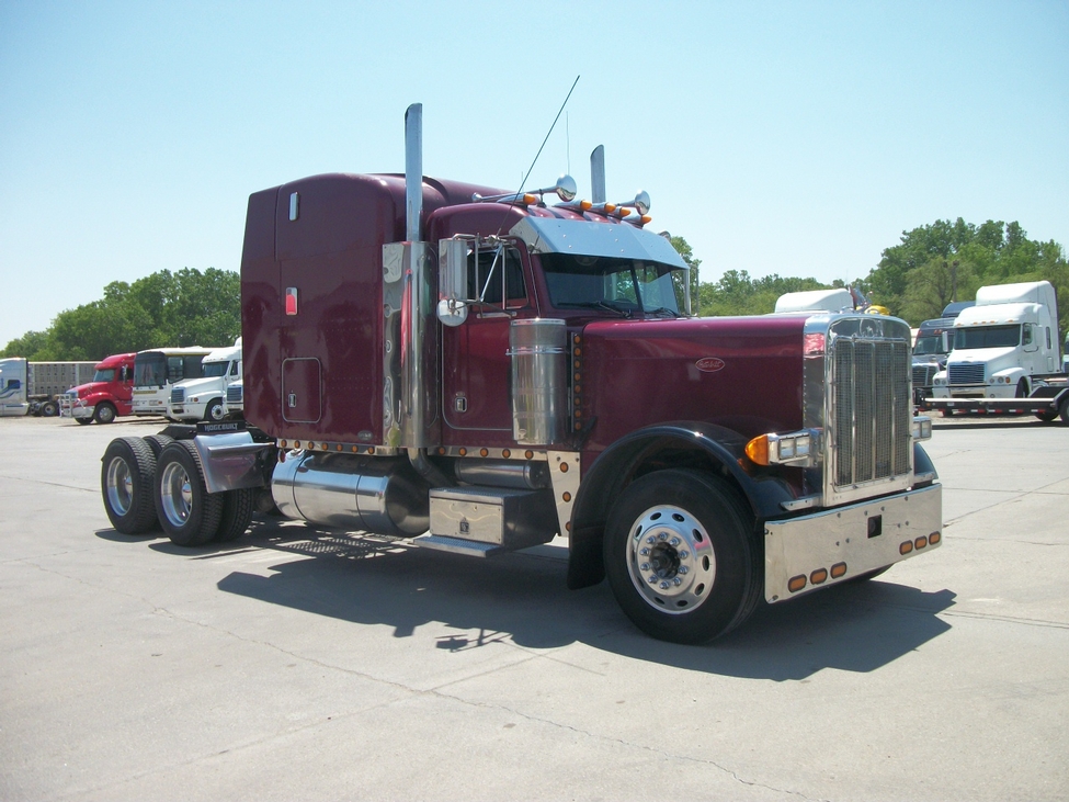 2000 Peterbilt 379 379EXHD StockNum TS2376 Nebraska,Kansas,Iowa