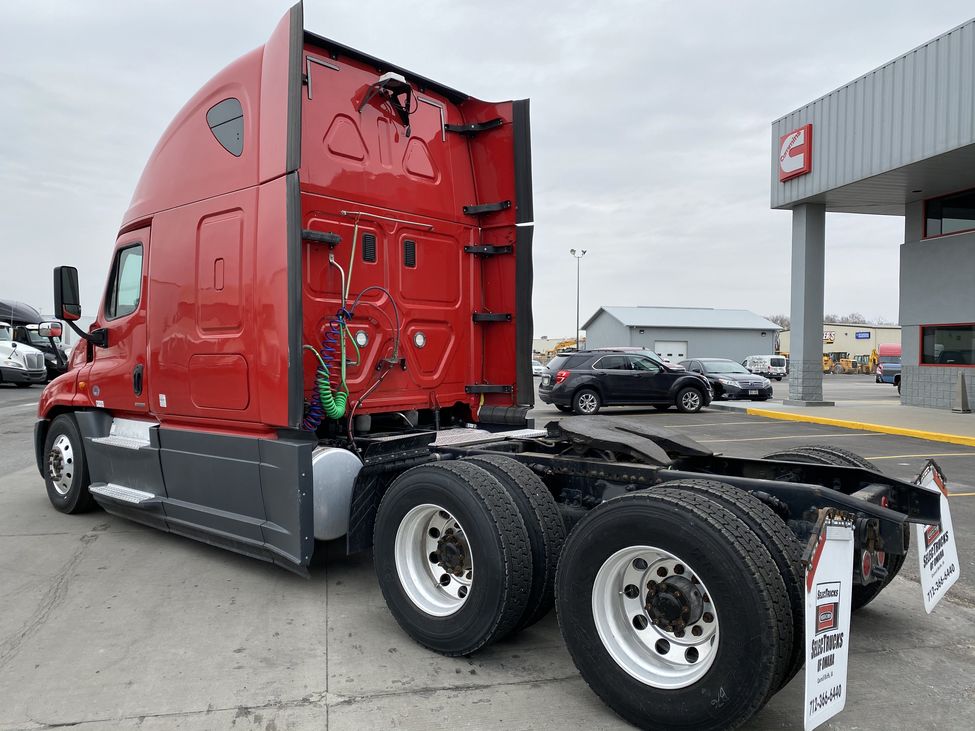 2016 Freightliner Cascadia CA125 StockNum: ST12157 : Nebraska,Kansas,Iowa