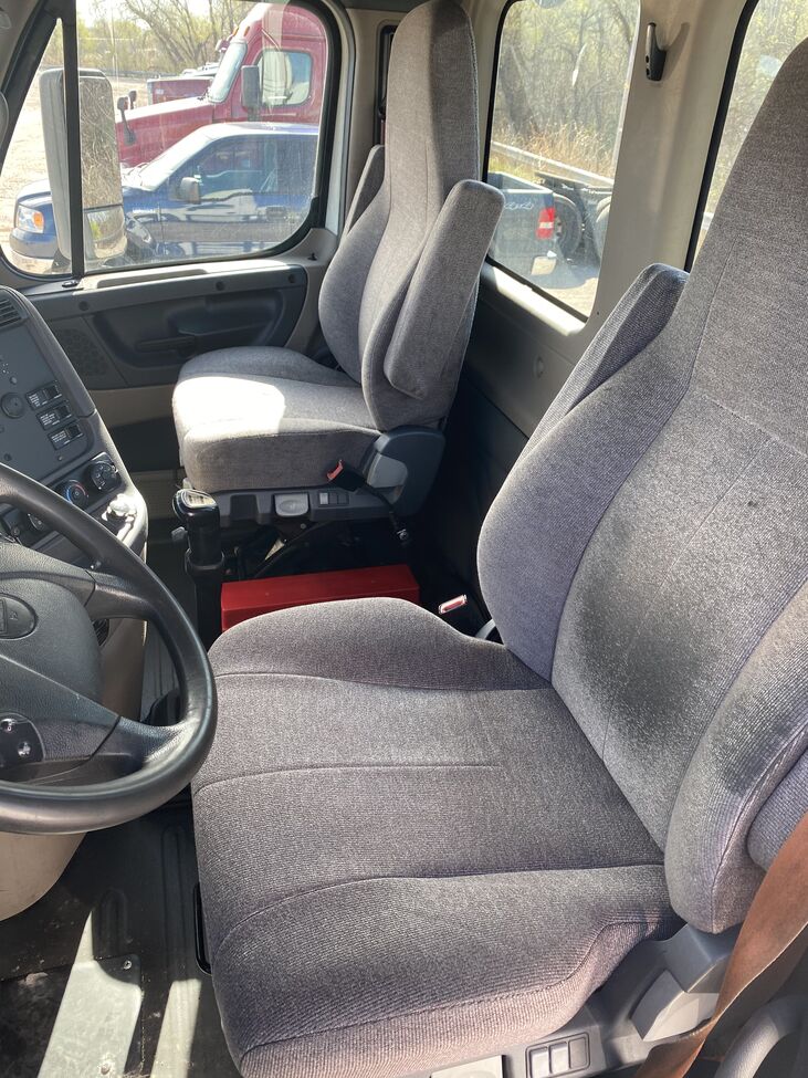 2013 Freightliner Cascadia CA125 StockNum: PG0069 : Nebraska,Kansas,Iowa